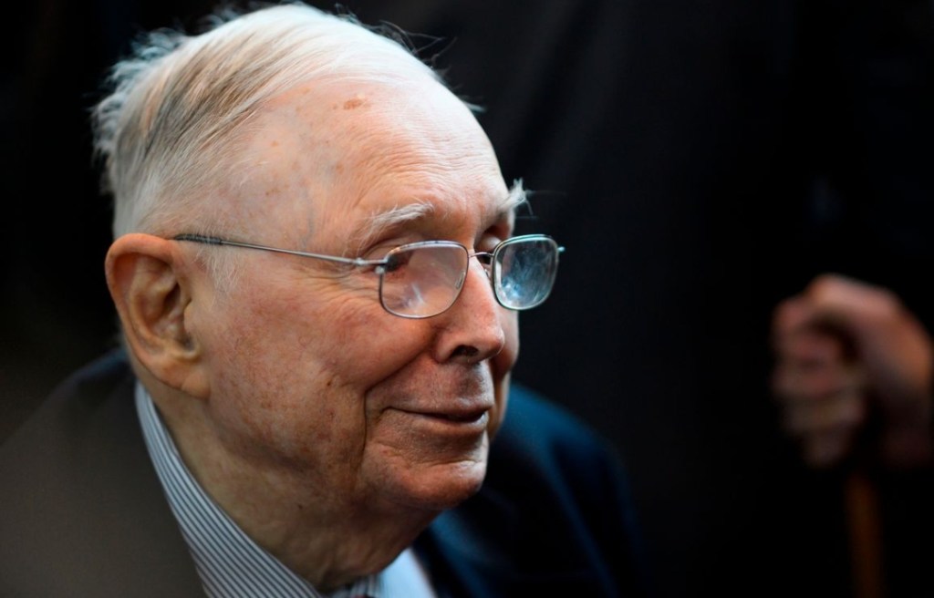 Warren Buffet’s Right Hand Man, Charlie Munger Says AI Over-hyped, Insists Crypto Investments&nbsp;Stupid