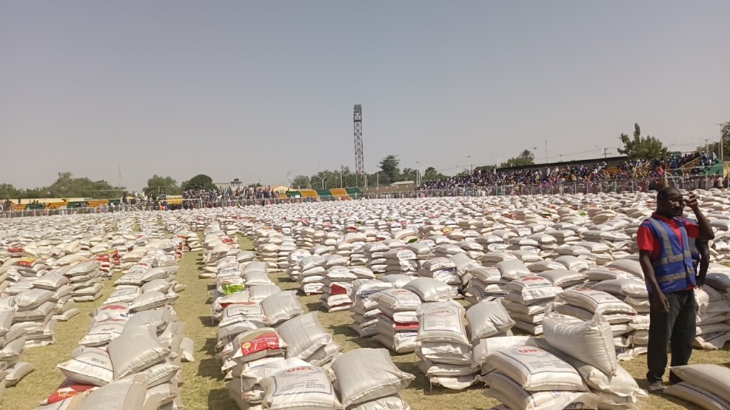 Borno Government Shares Bags of Rice, Maize to 600,000 Persons to Combat Economic&nbsp;Hardship