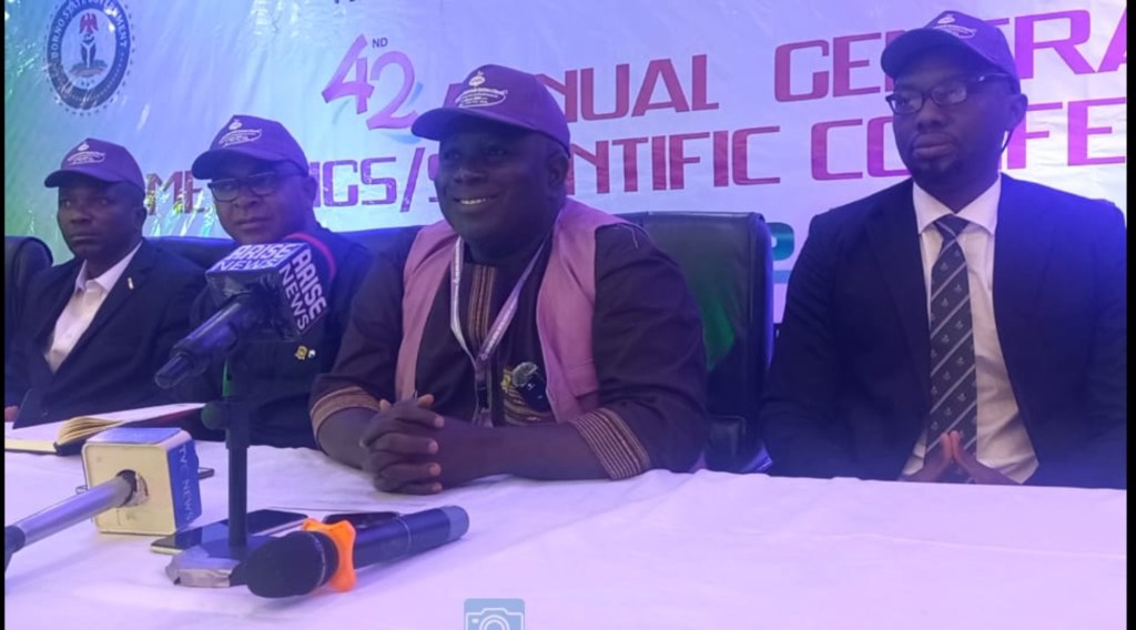 ‘𝙃𝙚𝙖𝙡𝙞𝙣𝙜 𝙞𝙣 𝙩𝙝𝙚 𝘾𝙧𝙤𝙨𝙨𝙛𝙞𝙧𝙚’: As Physicians Meet in Maiduguri for Historic&nbsp;Summit